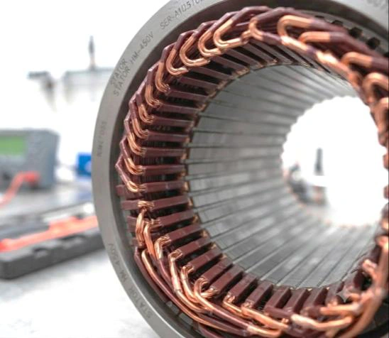 Motorstator mit Hairpin-Wicklung als Bauteilbeispiel.
