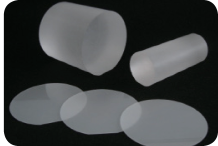 Ingots und Wafer für die Kantenbearbeitung.